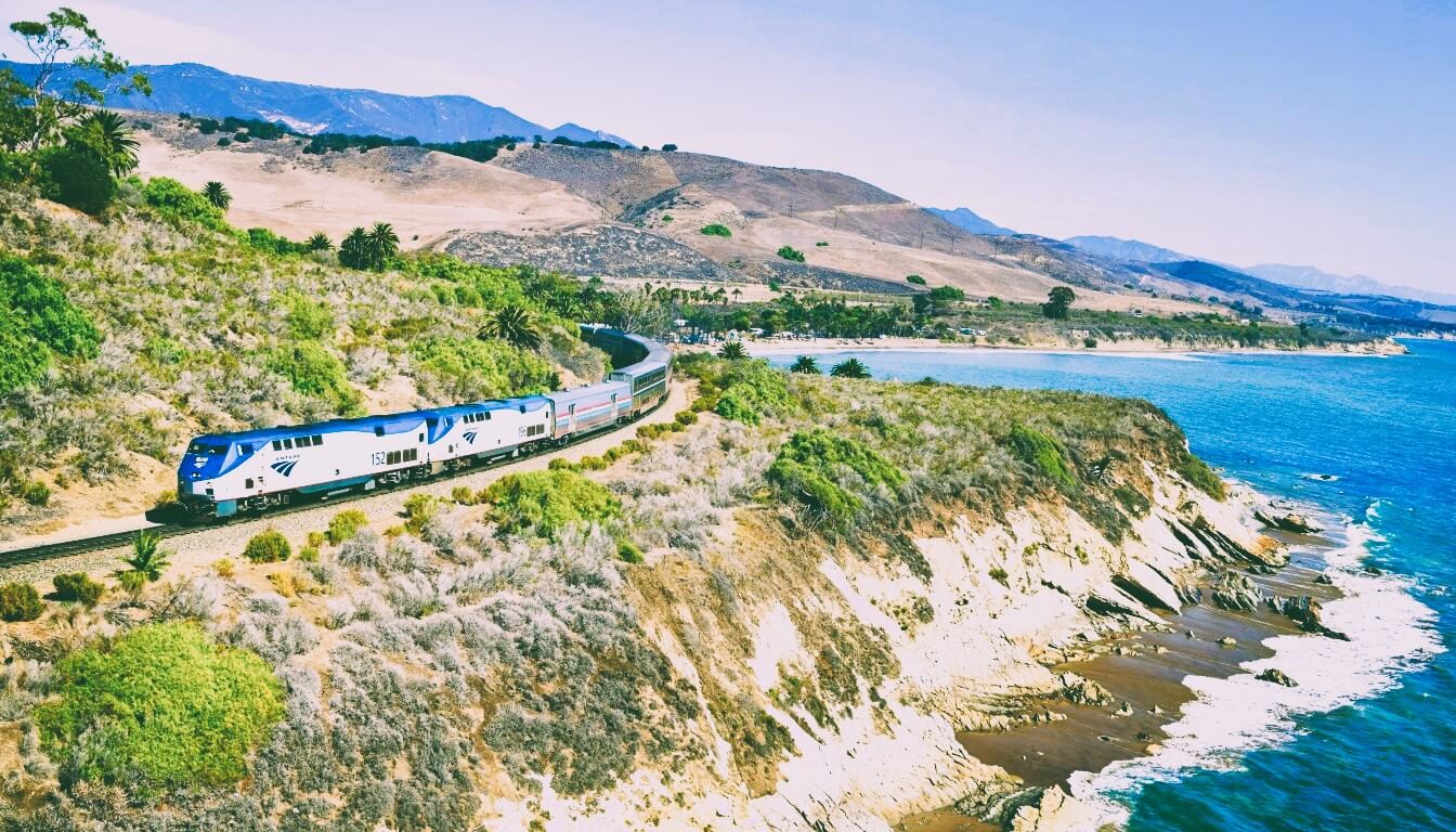 Coast Starlight between Los-Angeles and Seattle - various transportation options in North America