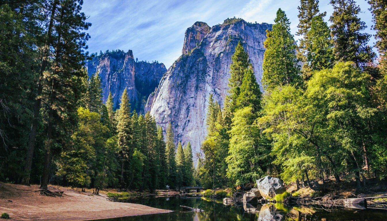 Yosemite National Park, California, Sierra Nevada mountains, USA - best time to visit North America weather guide